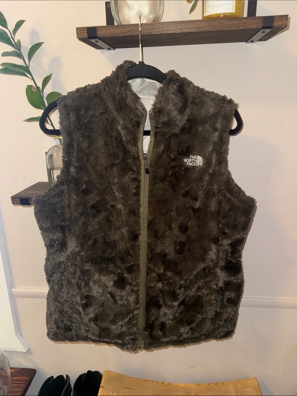 The North Face Plush Fleece Reversible Vest in Olive Brown Size Medium